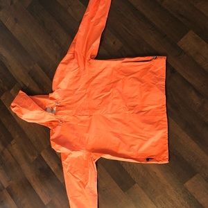 Vineyard Vines lightweight 1/2 zip jacket w/ hood